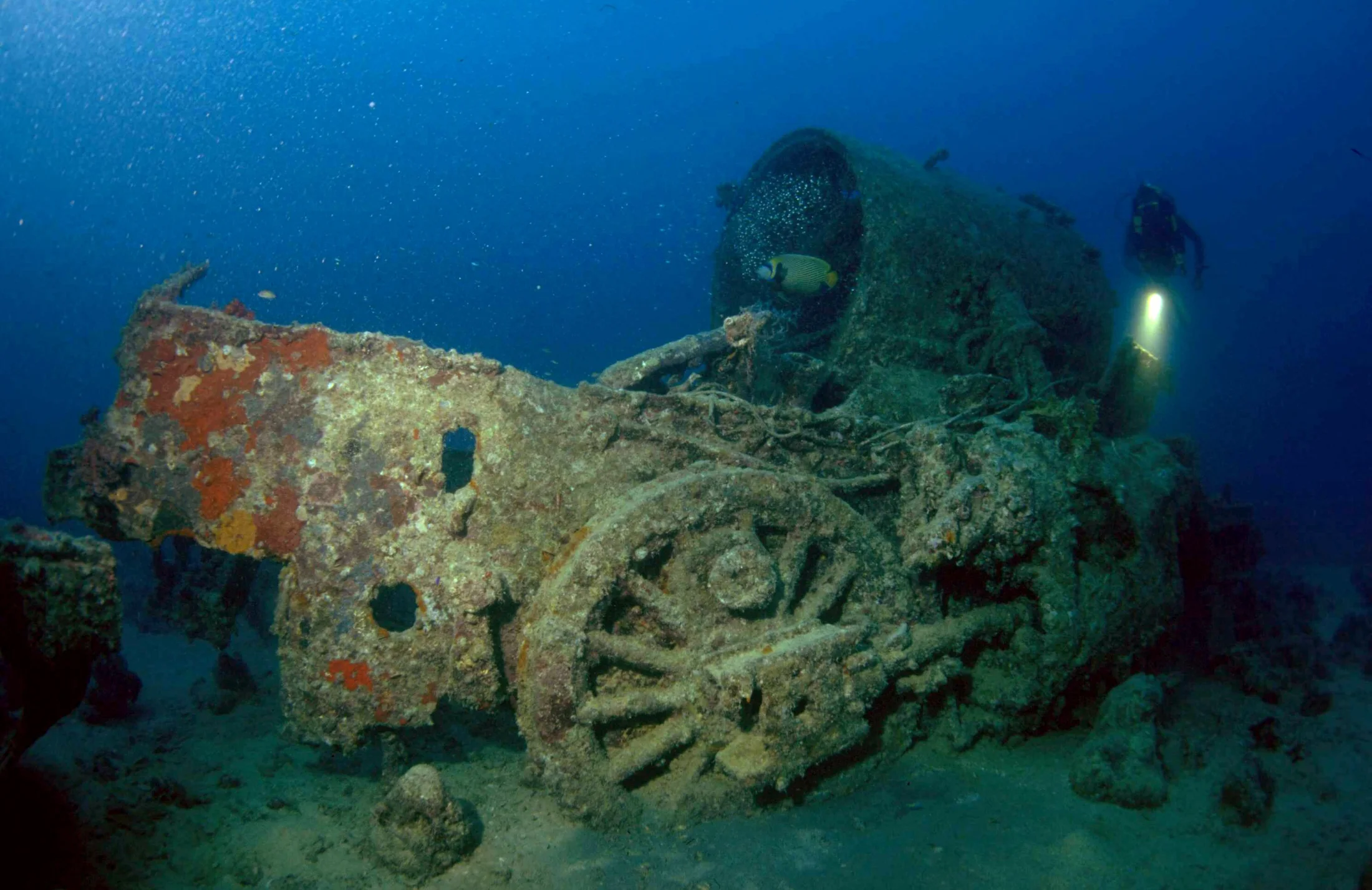Motocicleta del pecio Thistlegorm durante una inmersión